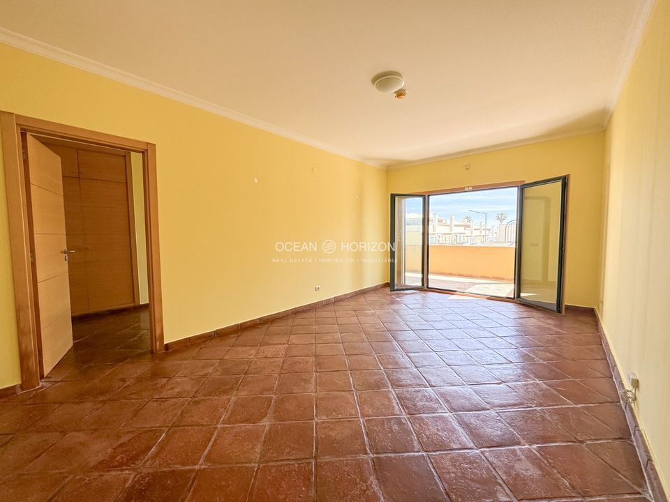 Portugal, Algarve, Burgau, Drei-Zimmer-Wohnung mit Meerblick, Strand fußläufig erreichbar, Wohnen am Meer, Immobilie in Berlin