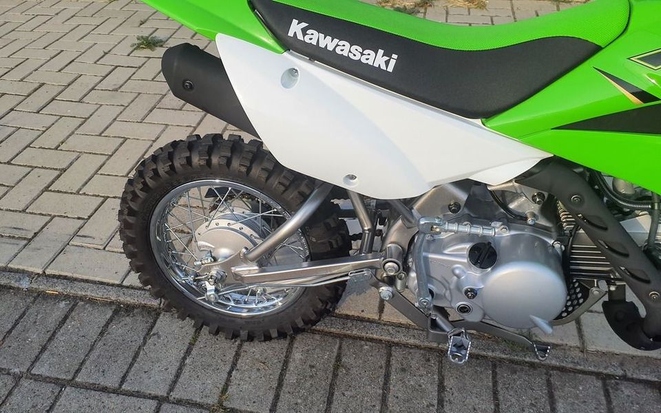 Kawasaki KLX 110 R VERSAND MGL + HELM in Bawinkel