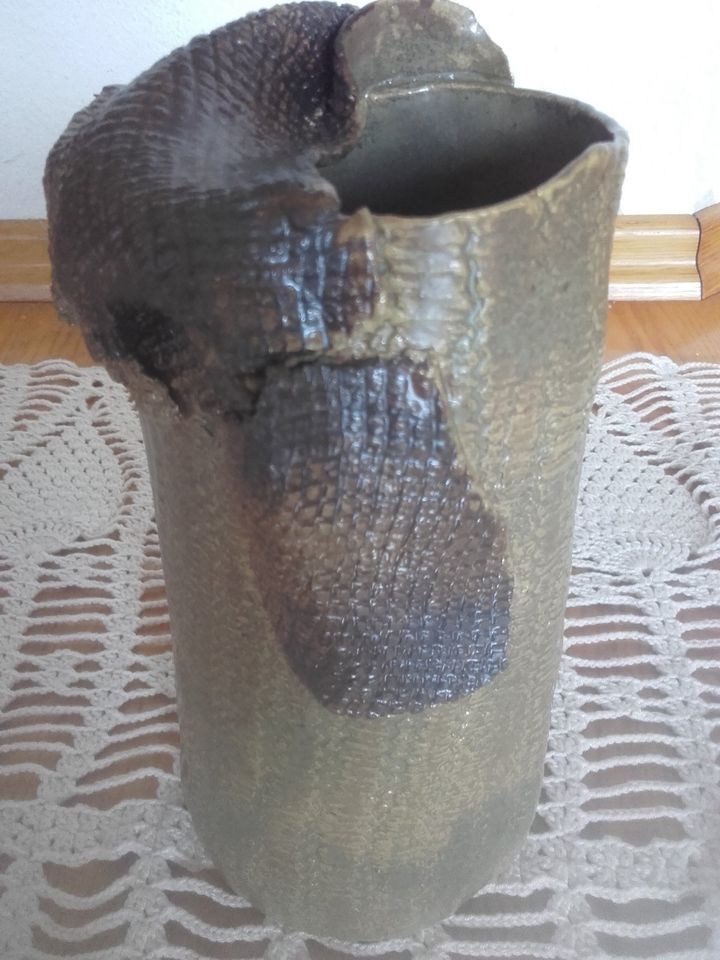 Vase/ Blumenvase, getöpfert; Handarbeit in Alpirsbach