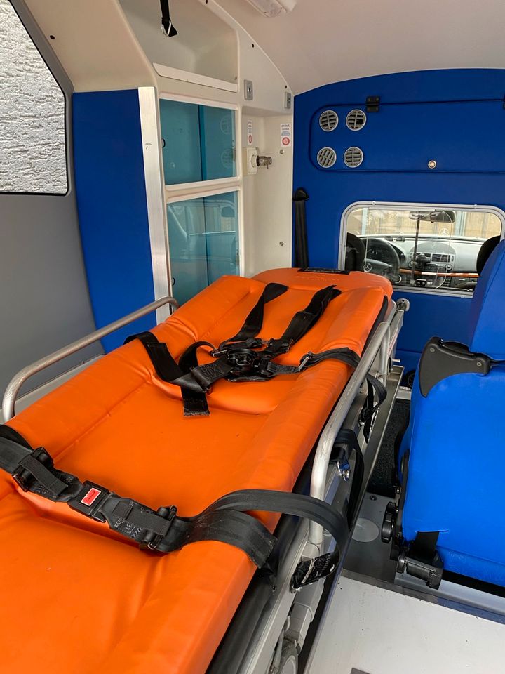 Transporttrage Krankenwagen Schnitzler BINZ Tisch Liege in Lampertheim