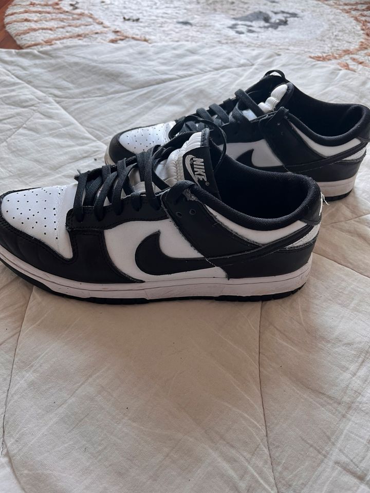 Nike Dunk Low Panda - EU 42 in Dresden