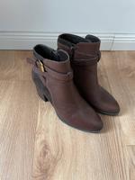 Stiefeletten Ralph Lauren 7B braun ungetragen Hamburg-Nord - Hamburg Uhlenhorst Vorschau