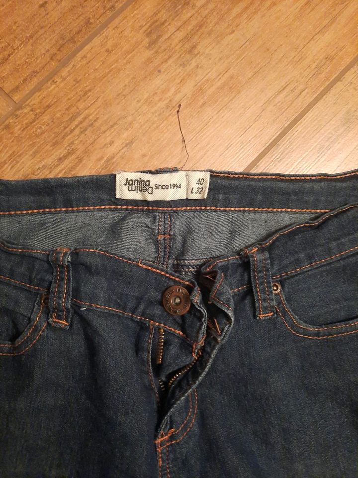 Jeans dunkelblau, Größe 40, wie neu in Tetenhusen