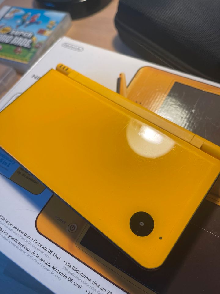 Nintendo DS i XL yellow inkl. 6 Spiele in Mauritz