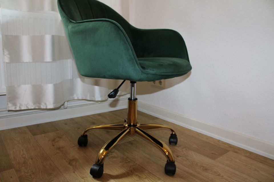 Stylischer Bürostuhl in grün und gold in Hannover