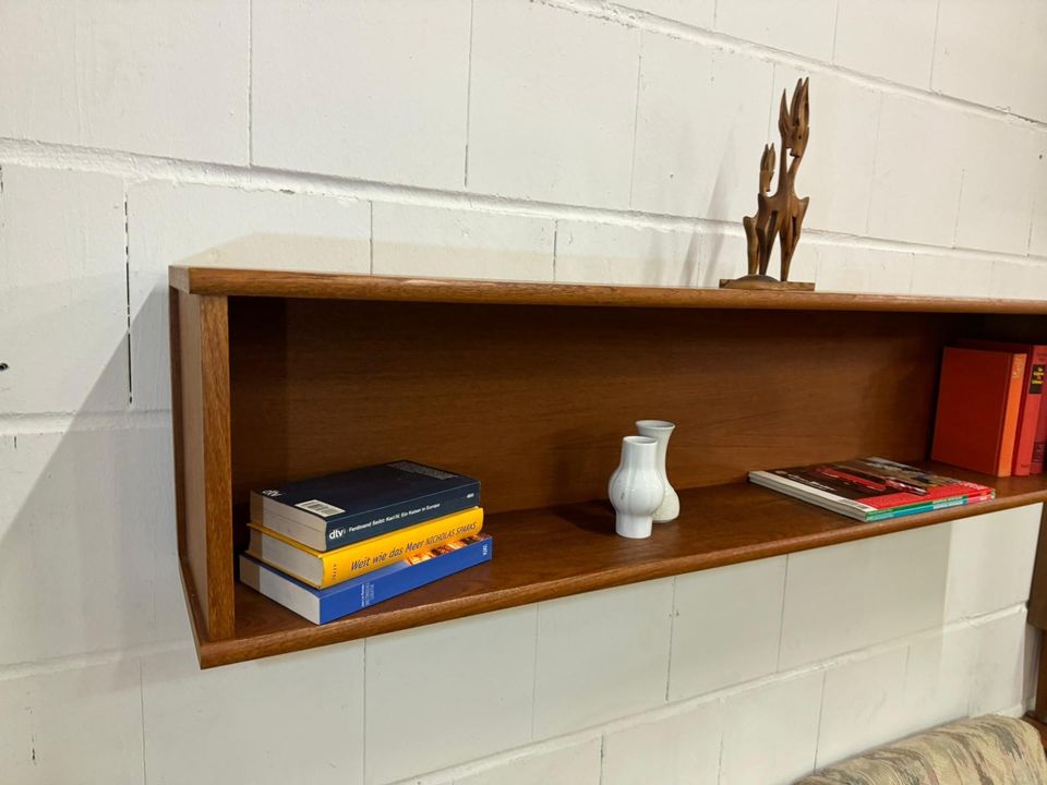 Vintage Teak Regal hangingboard Sideboard Hängeregal 70er midmod in Delmenhorst