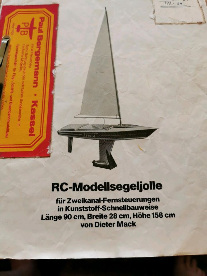 Rc Modellsegeljolle von 1986 in Lauenförde