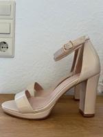 Pumps / High Heels beige Niedersachsen - Leezdorf Vorschau
