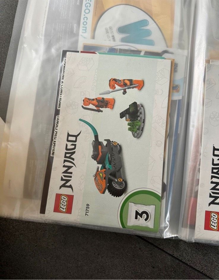 Lego Kiste mit ganz viel Zubehör wie Z.b Ninjago etc in Hamburg