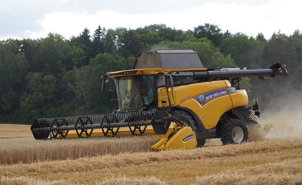 Mähdrescher New Holland CR 7.90 neuwertig 290 MStd 176 RStd in Bad Waldsee