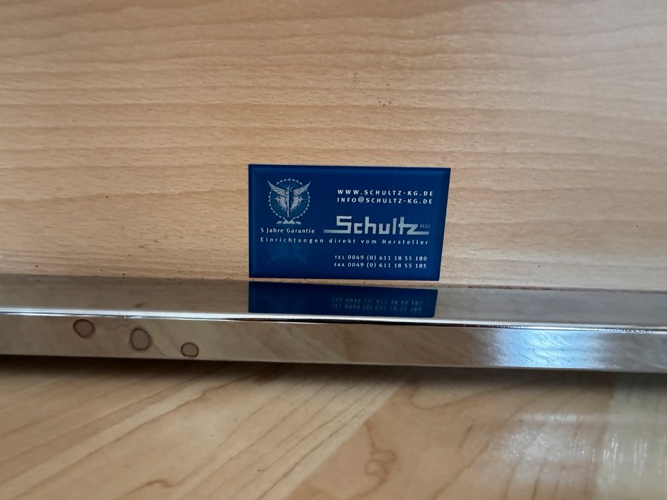 Mehrzwecktische von Fa. Schultz, 8 Stück, stapelbar 140x80 in Bruchköbel