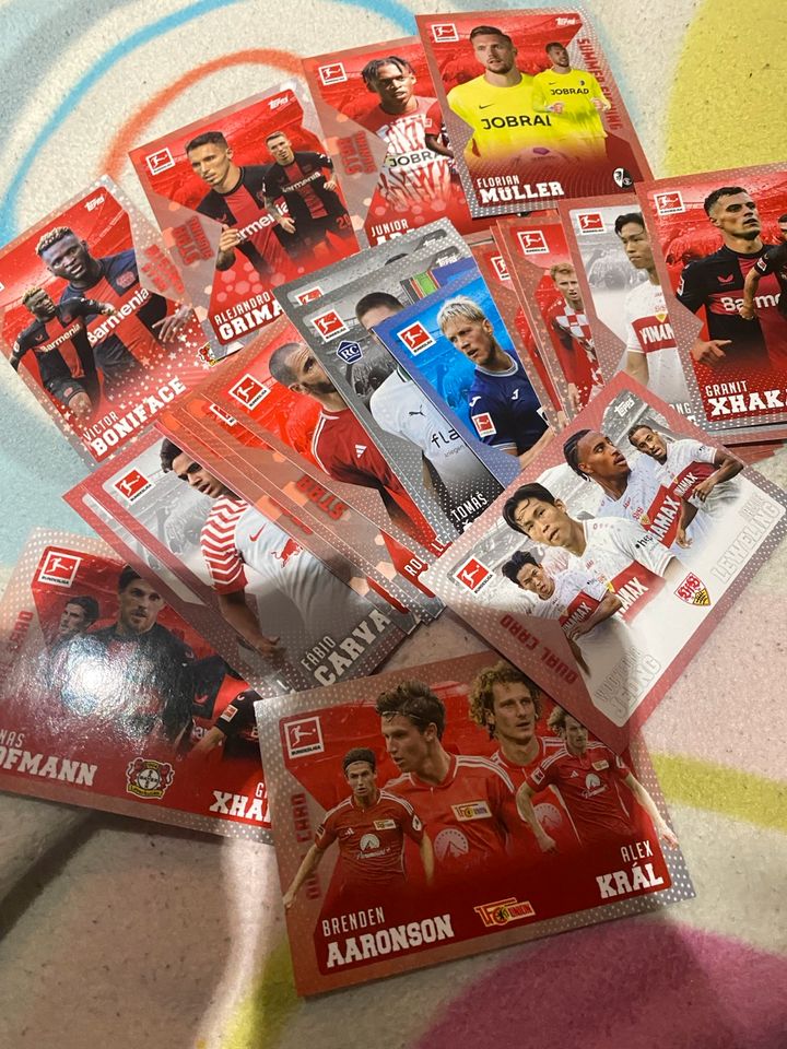 Topps Summer Signings 23/24 Xhaka Grimaldo Boniface Kane, etc in Kelkheim