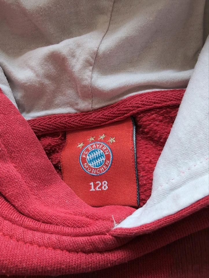 Bayern München Pullover Größe 128 in Elmenhorst/Lichtenhagen