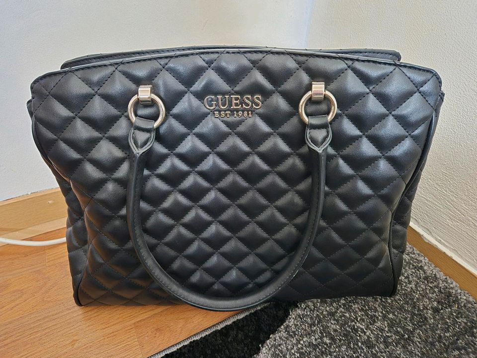 Guess Handtasche in Mannheim