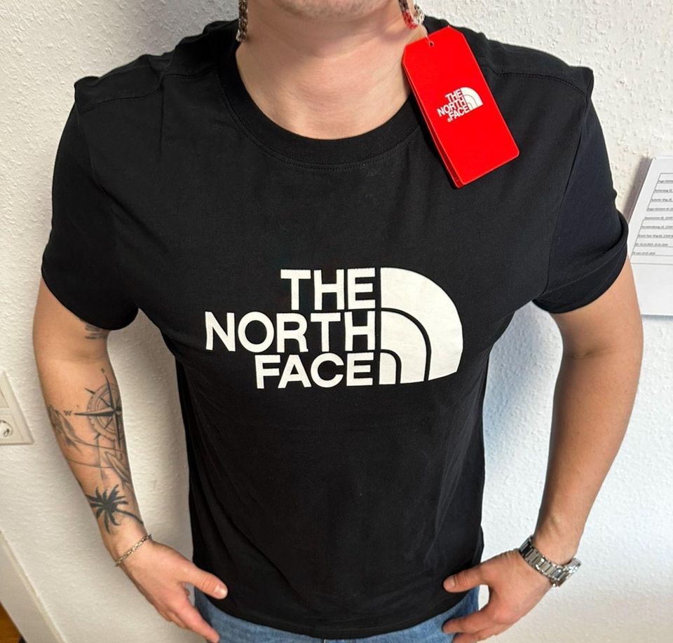 The North face T-Shirt Größe L in Homberg (Efze)