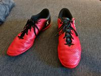 Adidas Hallenschuhe (Rot) Nordrhein-Westfalen - Solingen Vorschau