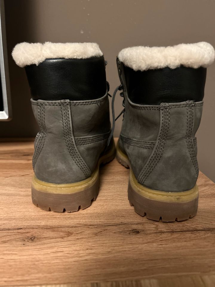 Timberland Damen Boots warm gefüttert 37 Khaki in München