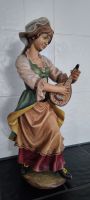 Handbemalte Kunst Holzschnitzfigur "Mädchen mit Mandoline" Niedersachsen - Bilshausen Vorschau