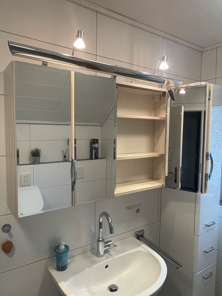 Badmöbel Badezimmer Schrank Spiegel Hochschrank in Uplengen