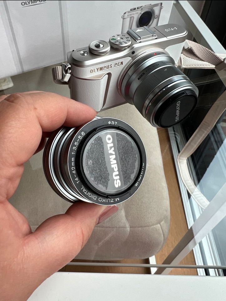 Kamera Olympus pen E-PL10 wie neu mit 2 Objektiven in Aurich