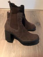 Braune Chelsea Stiefelette aus Wildleder, Größe 39 Nordrhein-Westfalen - Nordwalde Vorschau