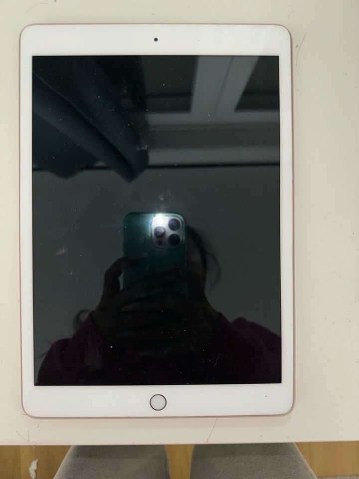 Verkaufe iPad 8 Generation in Mannheim