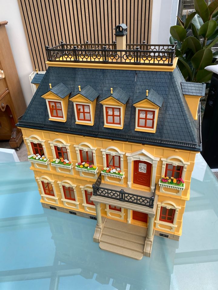 Playmobil Stadtvilla Haus gelb in Solingen