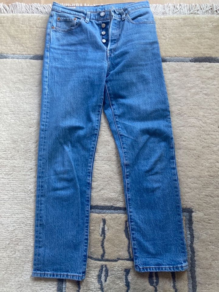 Levi's Jeans, W 25, L 28, Zustand sehr gut, kaum getragen in Büchlberg