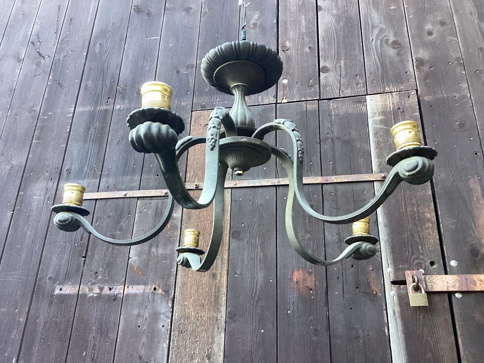 alter antiker Kronleuchter, Lampe vermtl Bronze / Messing um 1900 in Bruchsal