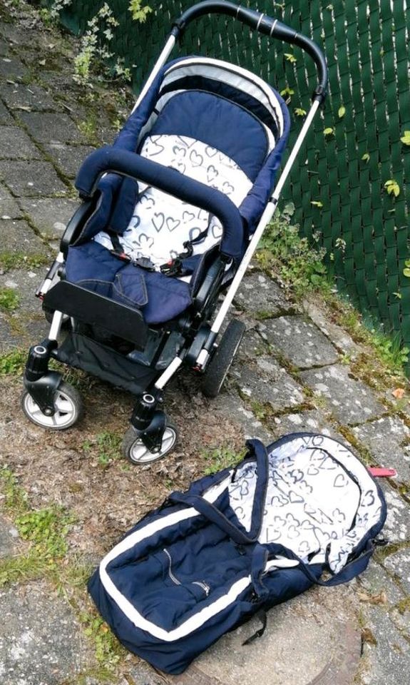 Kinderwagen blau weiss in Düsseldorf