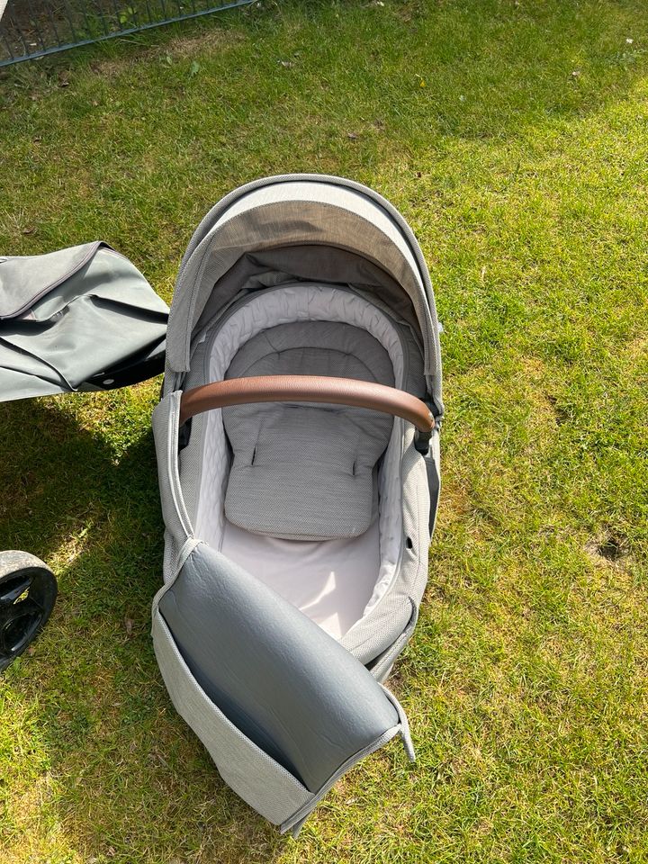 Kinderwagen Stokke Babywanne explory Wintersack Kaffeebehälter in Köln