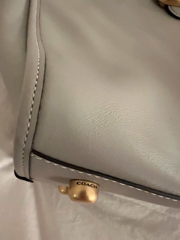 Coach Theo Tote in grau in München