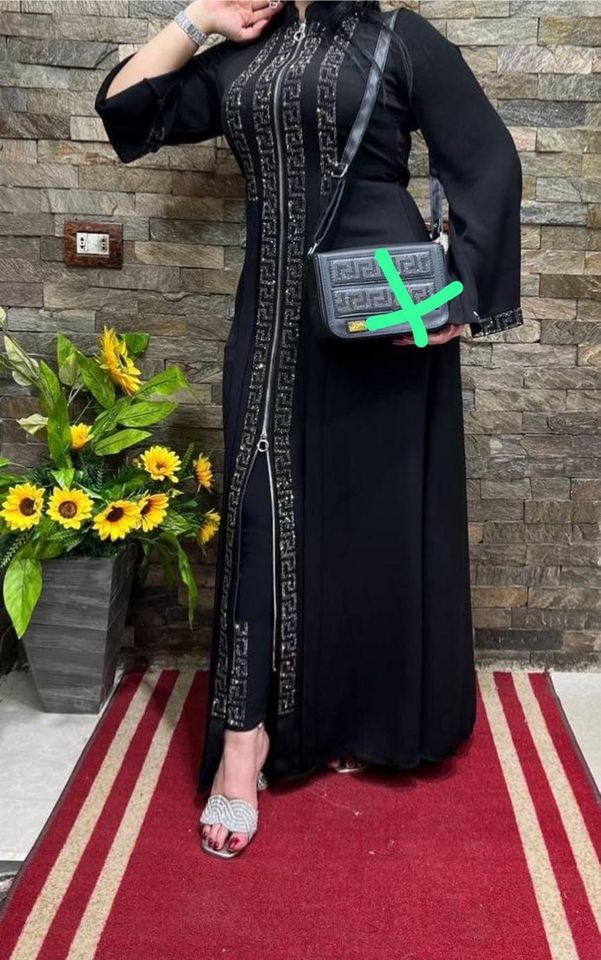 Dubai Abaya mit Hose und Schal in Offenbach