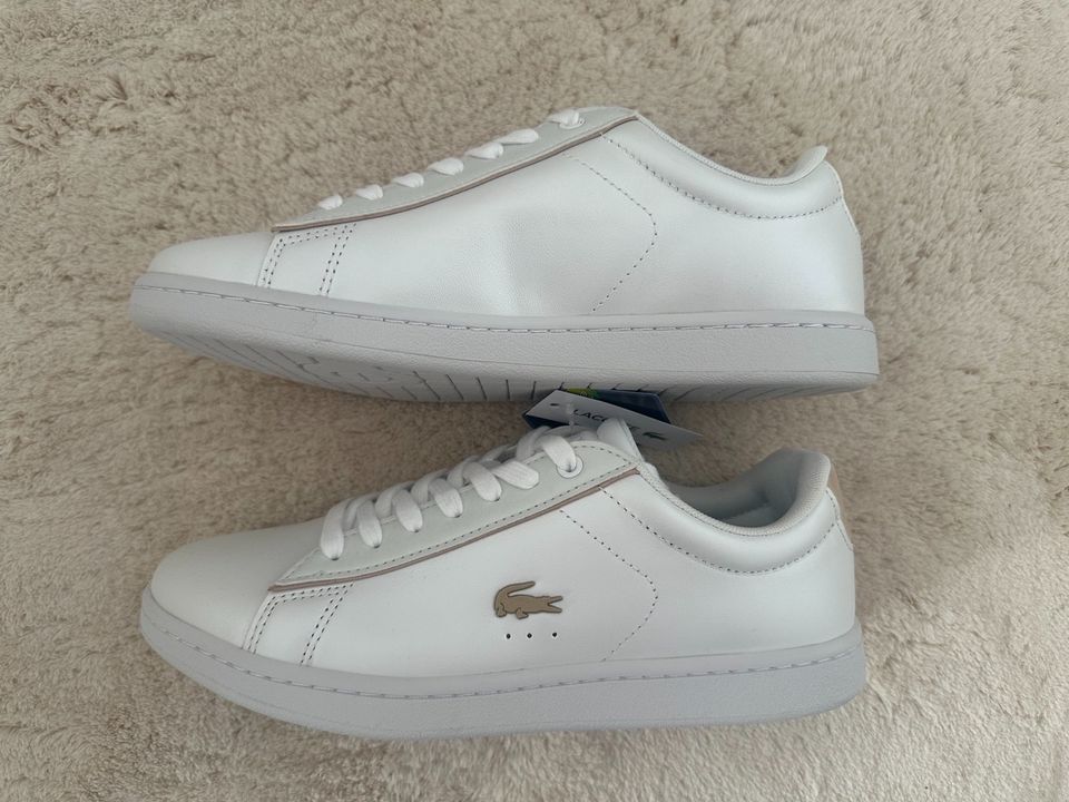 Lacoste Carnaby Sneaker Größe 38 weiß / Gold neu mit Etikett in Leverkusen