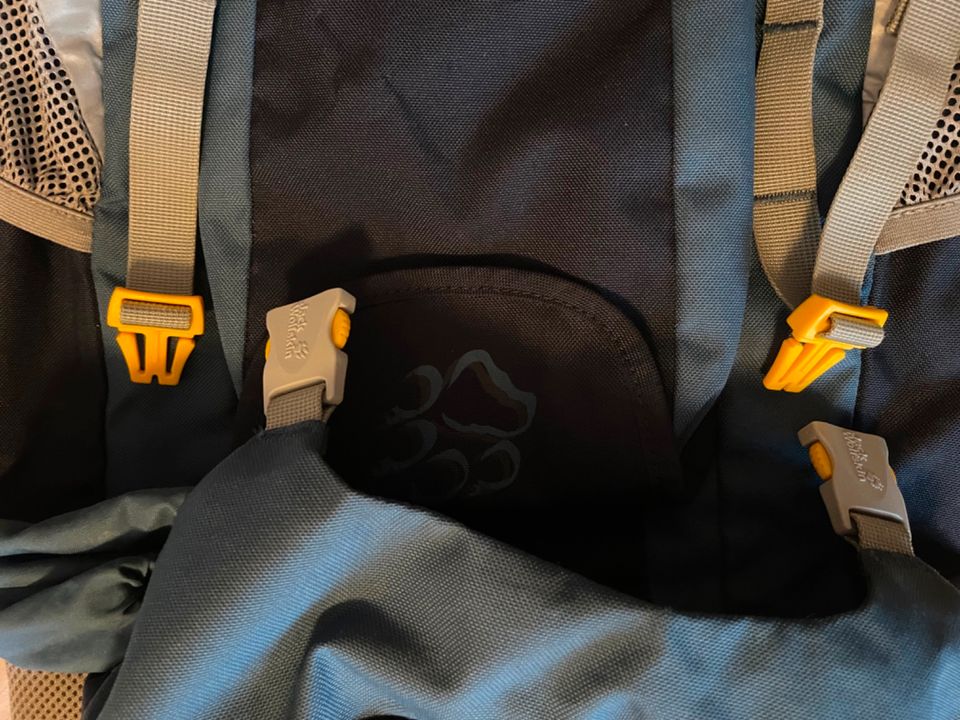 Jack Wolfskin Kinderrucksack in blau / grau in Zossen-Glienick