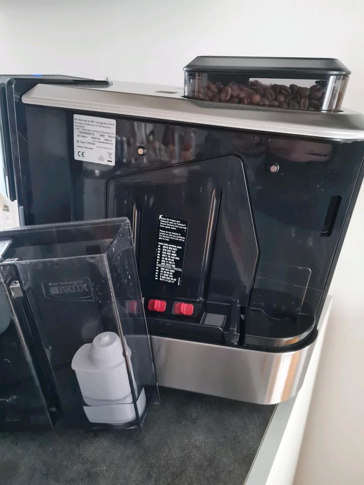 Defekt: Kaffeevollautomat/Kaffeemaschine: Siemens EQ.9, s300, OVP in Giengen an der Brenz