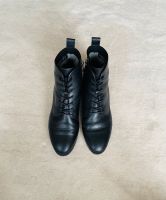 Caprice Damen Lederstiefelette Schuhe schwarz Gr. 39 Nordrhein-Westfalen - Niederkassel Vorschau
