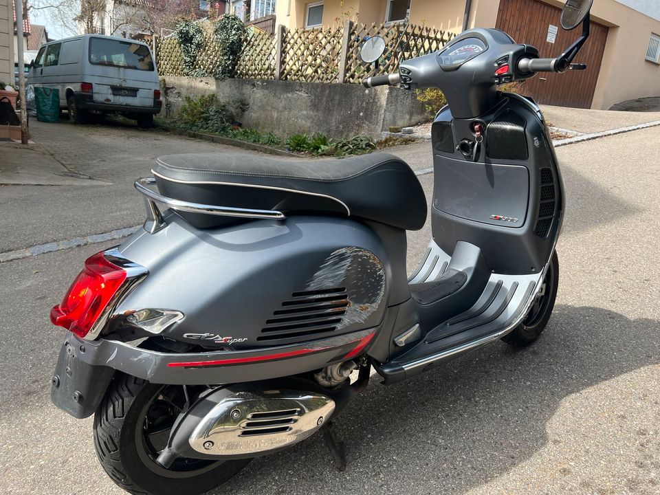 Vespa GTS 300 Hpe nur ‼️5518 Km‼️1. Hand in Göppingen