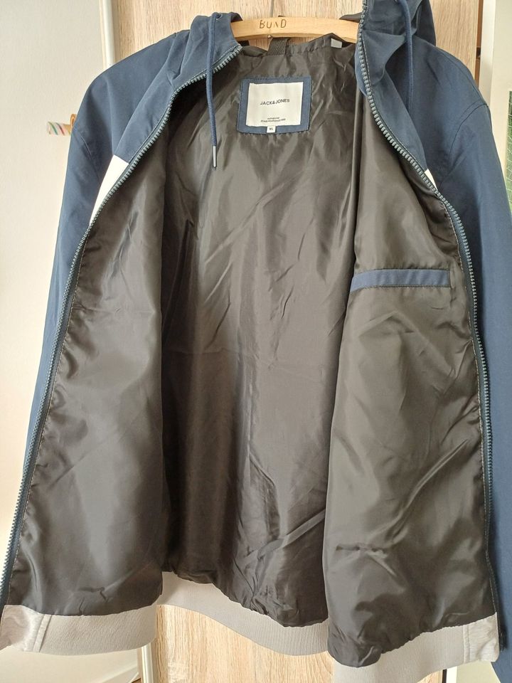 Sommerjacke von Jack & Jones. Neu. Gr.L/XL blau/grau/weiß in Brüsewitz