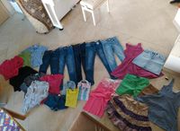 Damen Mädchen Paket Kleidung 34 Jeans, Blusen, T-Shirts, Shorts Rheinland-Pfalz - Gerolstein Vorschau