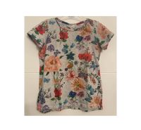 H&M: T-Shirt mit Blumen, Gr. 122/128, Zustand: top! Niedersachsen - Harsefeld Vorschau