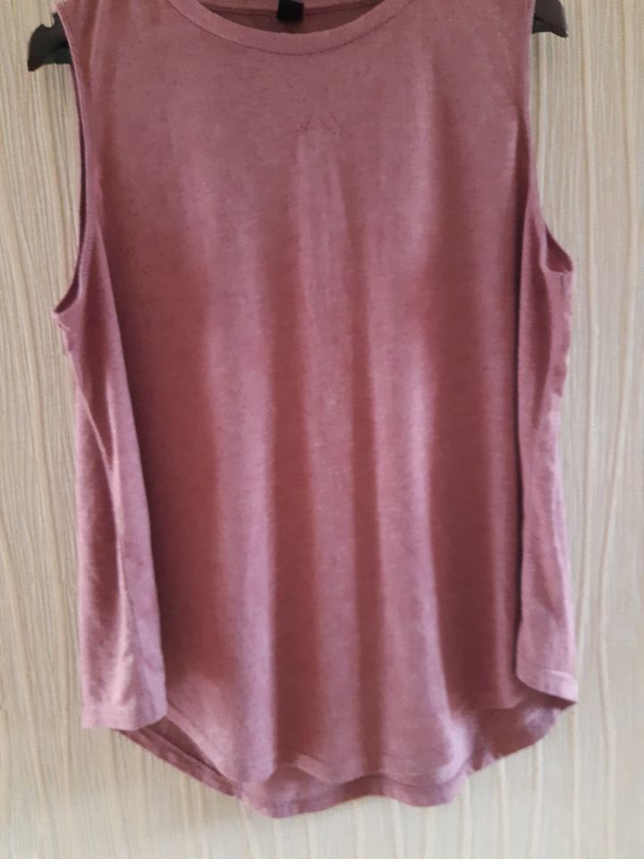 Damen Achsel Shirt gr 46 , Farbe -Bordeaux . in Wuppertal