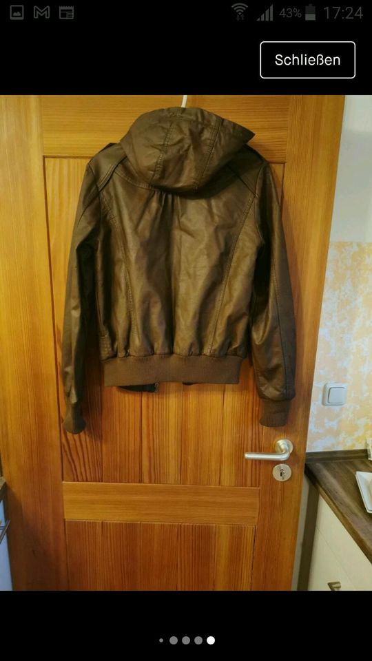 Verkaufe hübsche Damen Kunstlederjacke gr . 40 in Forst (Lausitz)