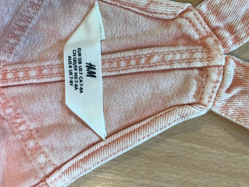 Shorts-Latzhose Mädch. + Shirt in apricot-creme, H&M in Augsburg