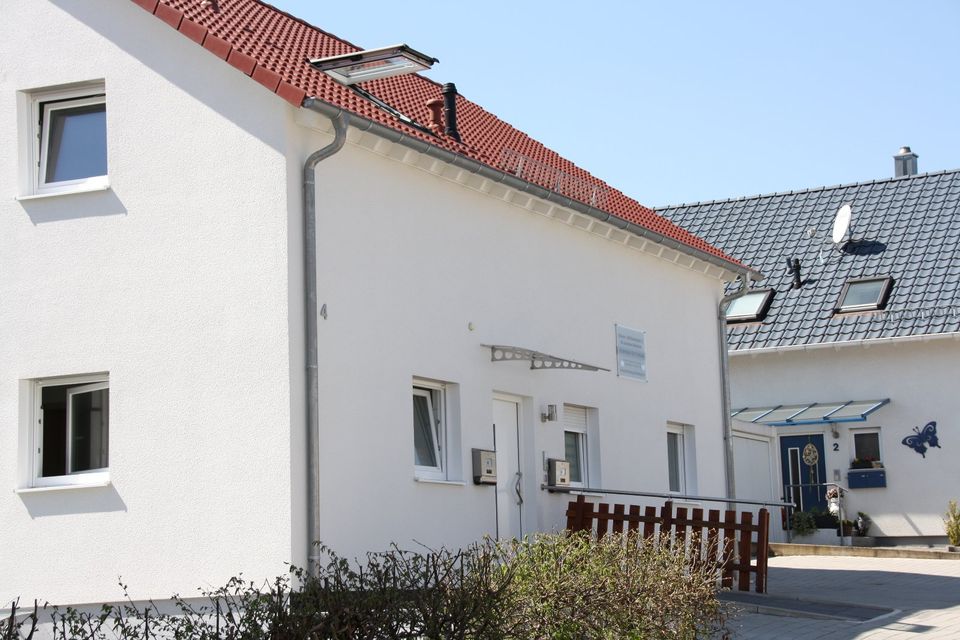 3 Familienhaus,11 Zimmer,Bj.2013 in Allmersbach