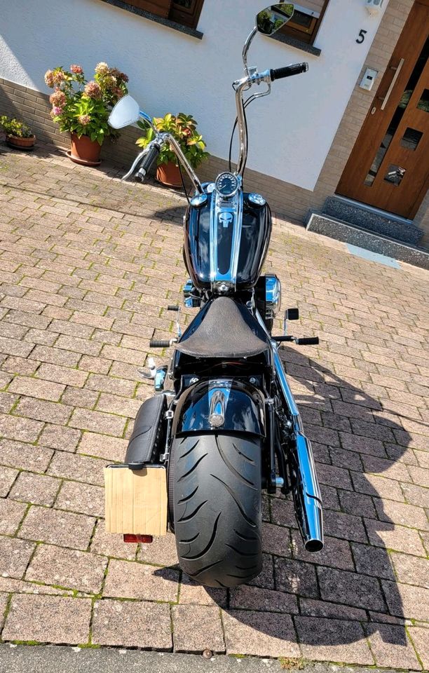 Harley-Davidson Rocker C in Weiler bei Monzingen