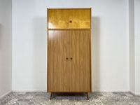 WMK Minimalistischer & gut erhaltener Mid-Century Kleiderschrank aus 1967 in Buche & Birke mit ausreichend Stauraum & konischen Füßen # Schrank Schlafzimmerschrank Wardrobe Wäscheschrank Vintage 60 Friedrichshain-Kreuzberg - Friedrichshain Vorschau