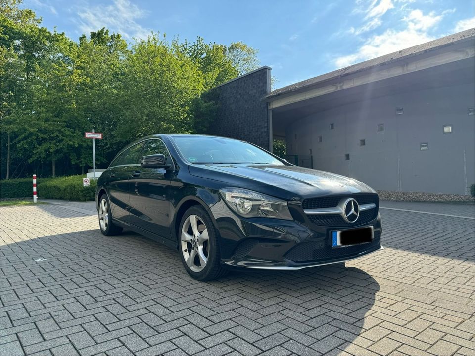 Mercedes CLA 180 Shootingbrake *2. Hand & Top Zustand* in Köln