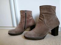 Nubuk Leder Stiefeletten Gabor Gr 7,5 bzw 41, top Zustand Bremen-Mitte - Bremen Altstadt Vorschau