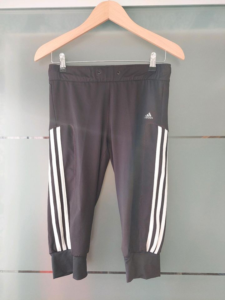 Mädchen Sporthose Adidas Gr.152 in Reichenwalde